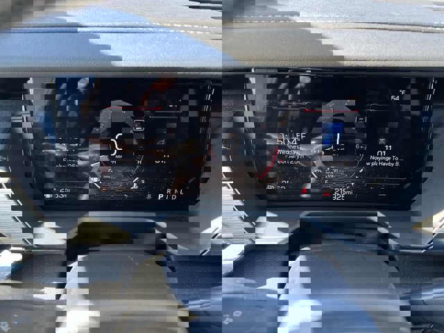 Used 2025 GMC Acadia Elevation image 12