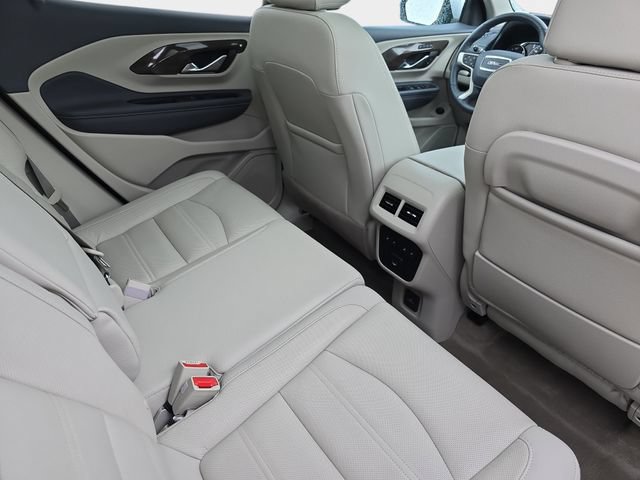 Used 2024 GMC Terrain Denali w/ Denali Premium Package AWD/4WD image 13