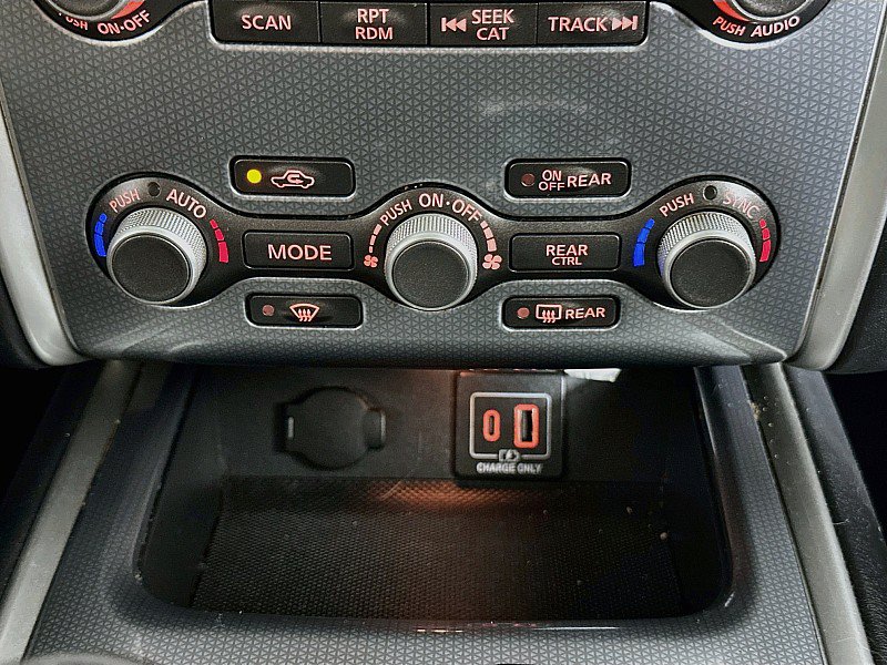Used 2020 Nissan Pathfinder SL FWD image 17