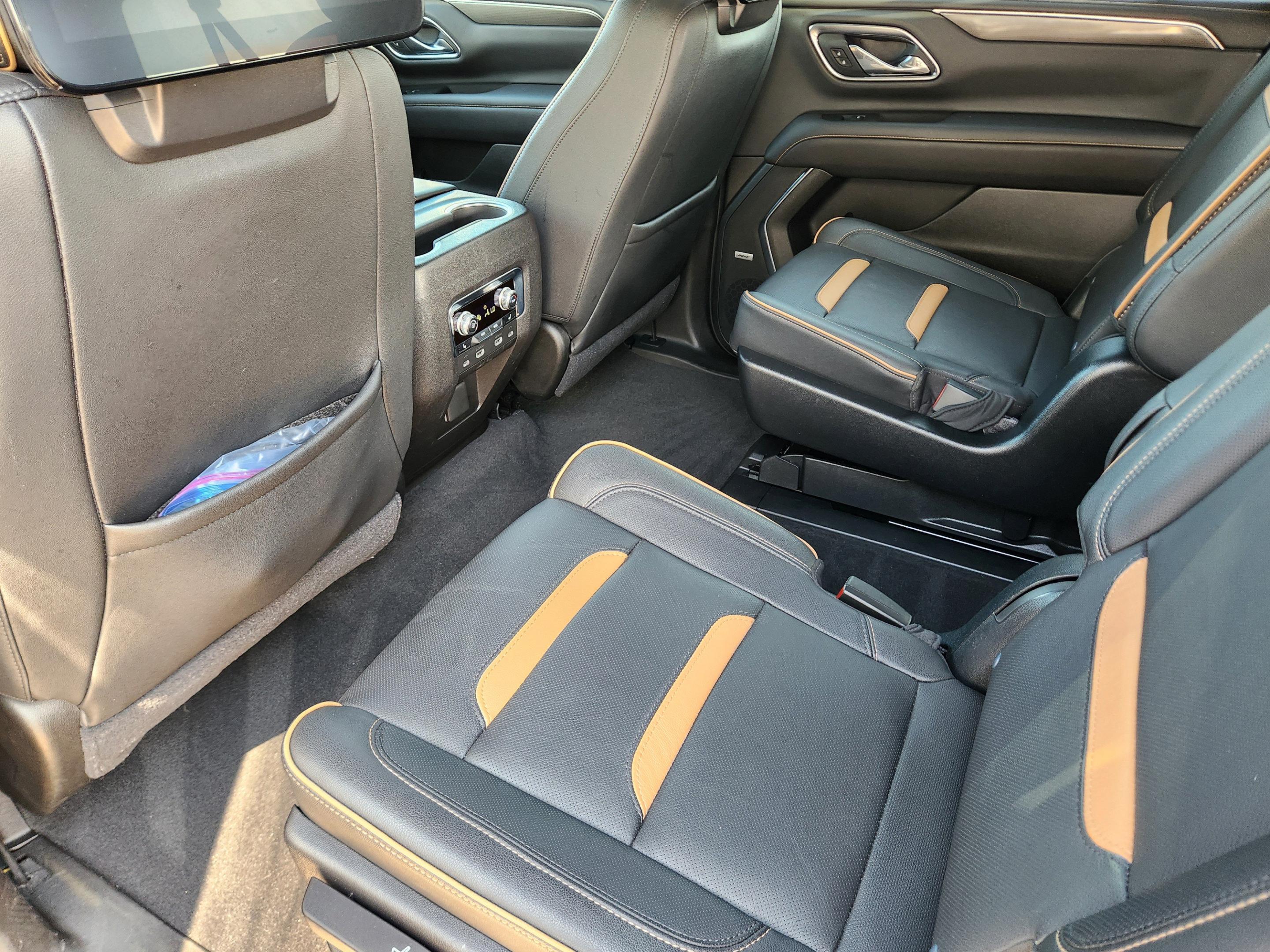 Used 2021 GMC Yukon XL AT4 w/ AT4 Premium Plus Package AWD/4WD image 25