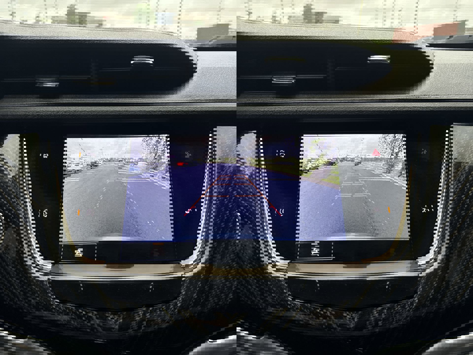 Certified 2023 Cadillac XT6 Premium Luxury FWD image 16