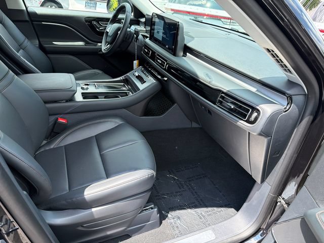 New 2026 Lincoln Aviator 2WD w/ Jet Appearance Package image 14