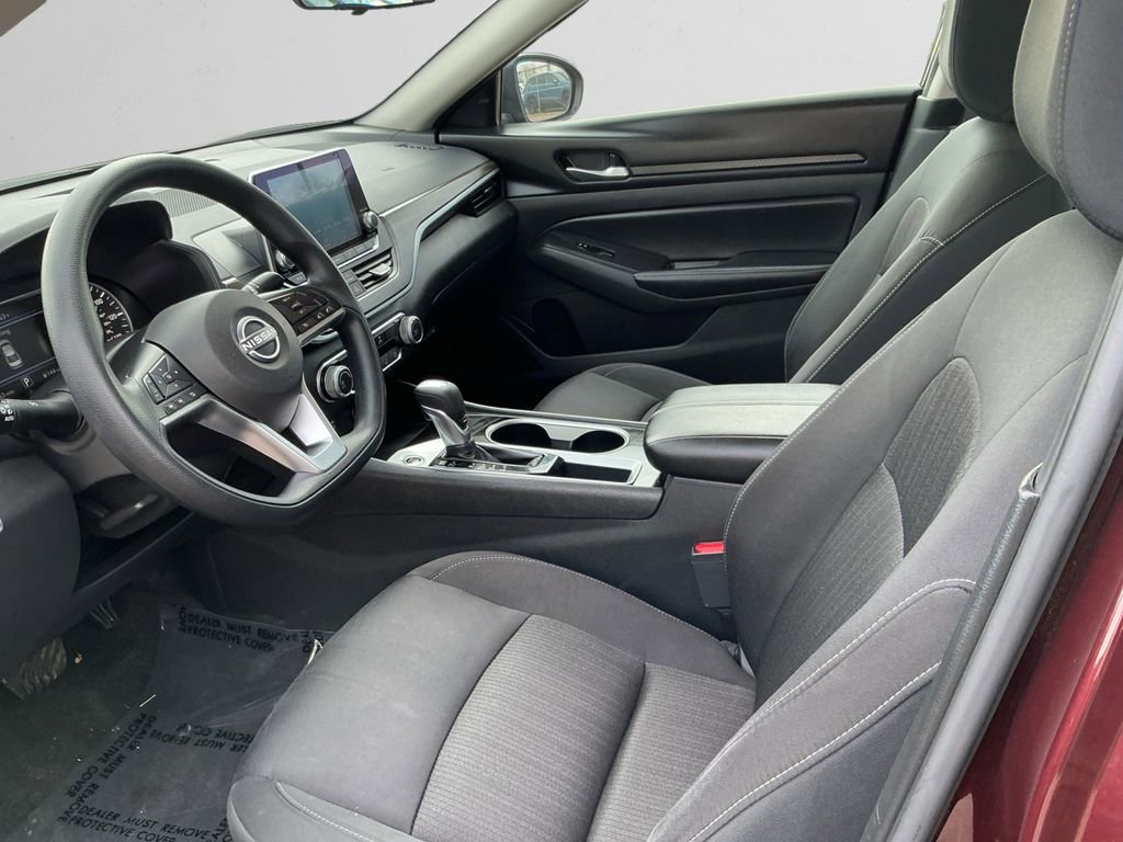 Used 2024 Nissan Altima 2.5 SV image 9