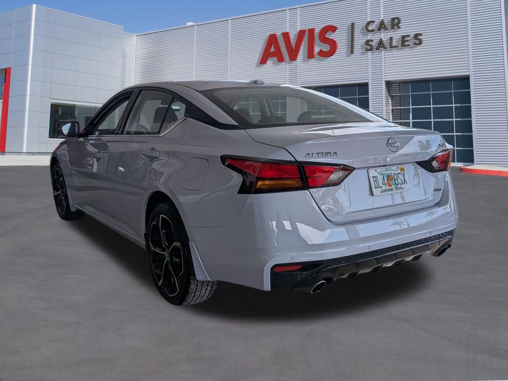 Used 2025 Nissan Altima 2.5 SR w/ SR Premium Package AWD/4WD image 8
