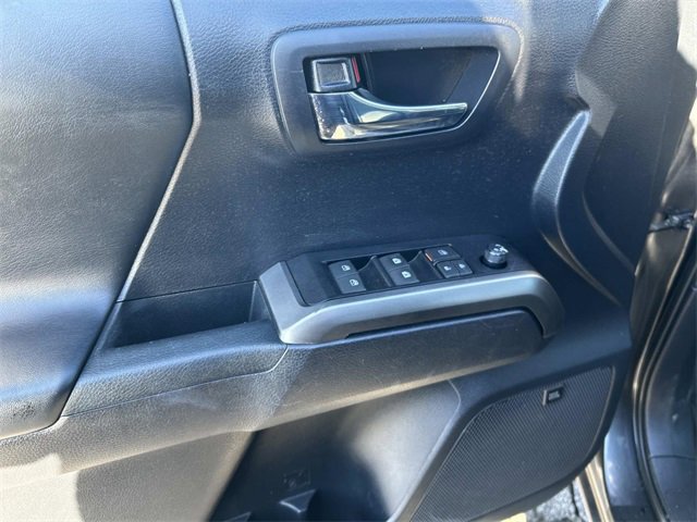 Used 2019 Toyota Tacoma Limited image 18