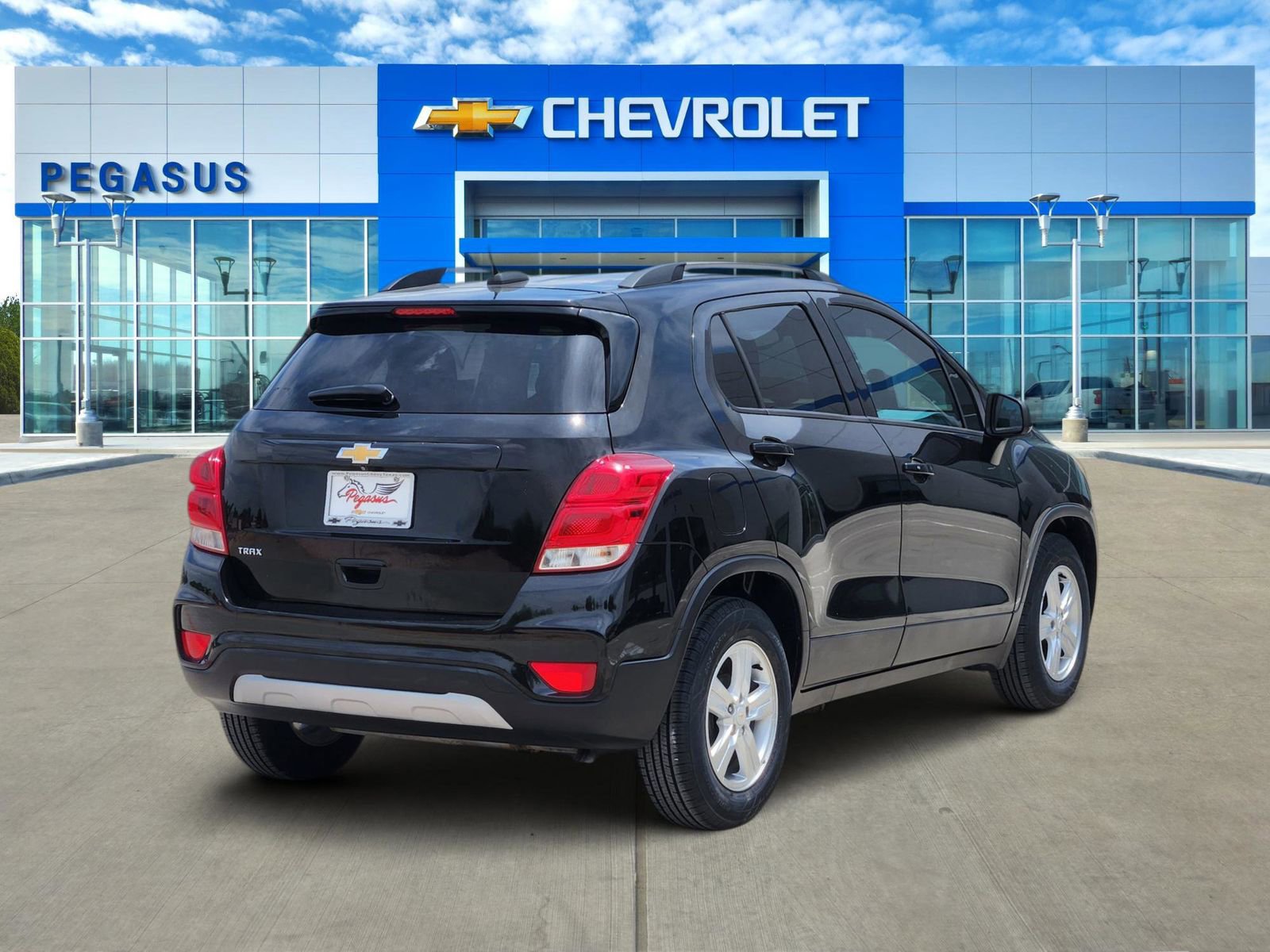 Used 2021 Chevrolet Trax LT w/ LT Convenience Package FWD image 5