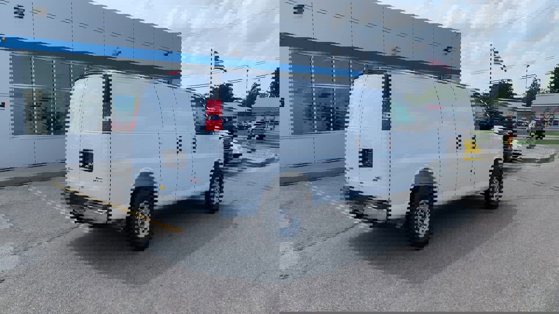 New 2025 GMC Savana 2500 w/ Driver Convenience Package image 32