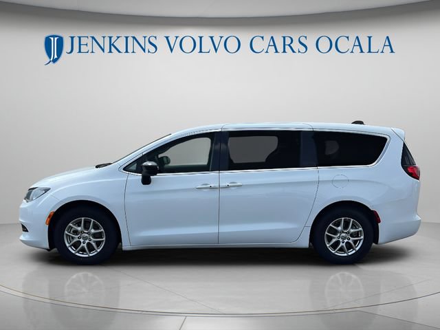 Used 2024 Chrysler Voyager LX FWD image 6