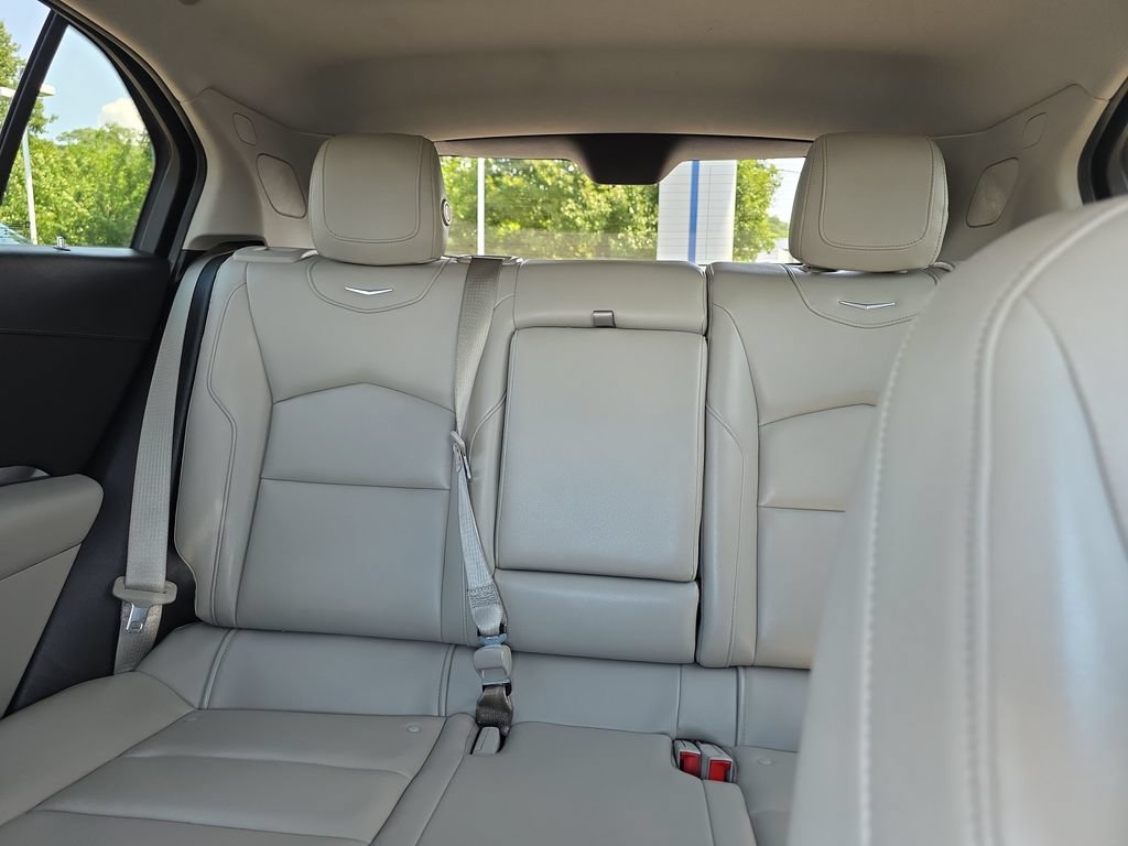 Used 2019 Cadillac XT4 Luxury w/ Cold Weather Package AWD/4WD image 39