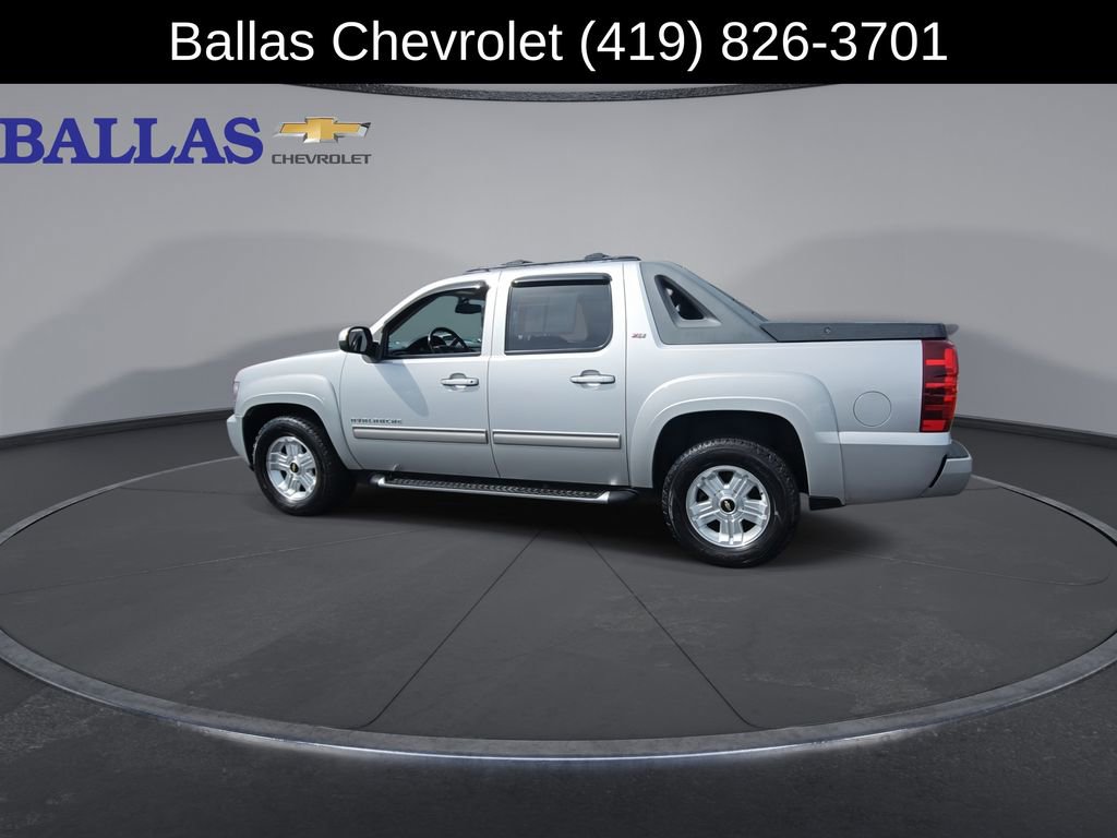 Used 2010 Chevrolet Avalanche LT w/ Luxury Package AWD/4WD image 6