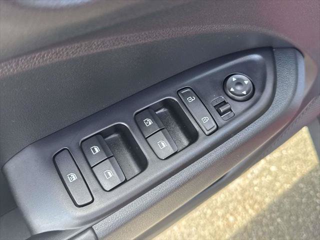 Certified 2025 Hyundai Venue Limited FWD image 15