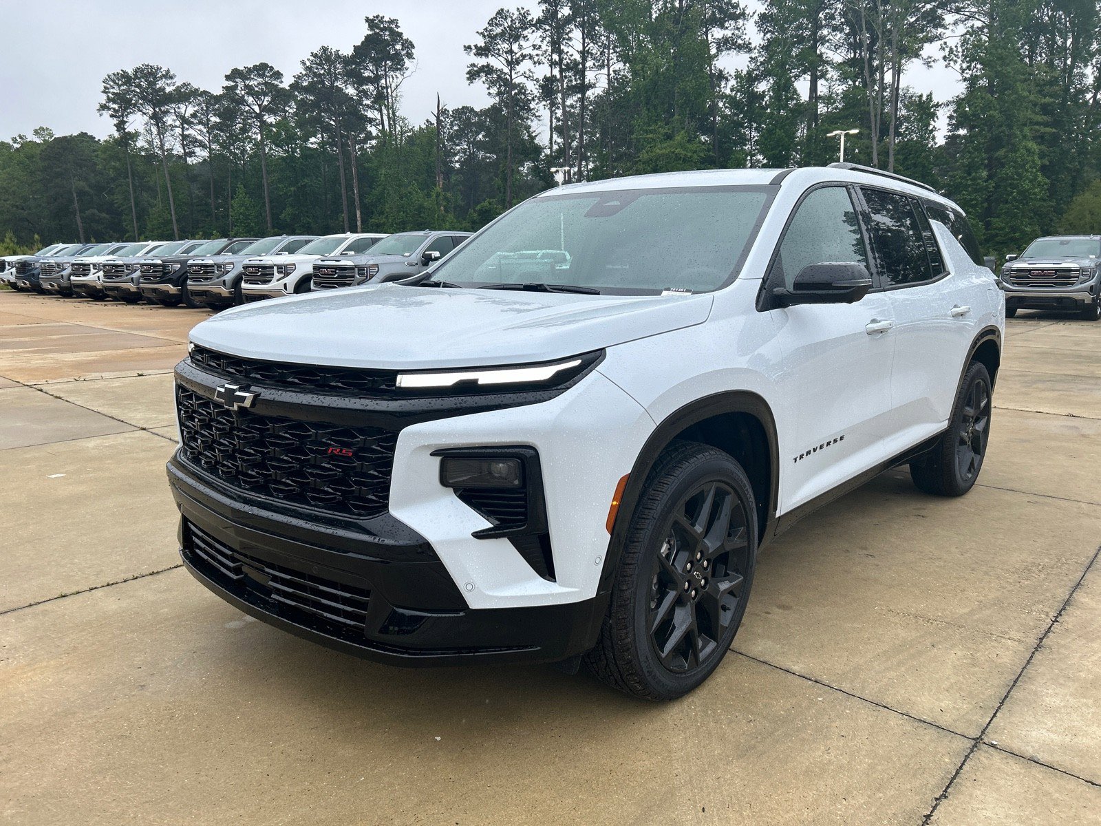 New 2026 Chevrolet Traverse RS w/ LPO, Floor Liner Package FWD image 1