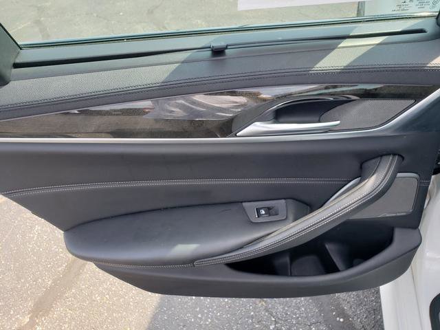 Used 2019 BMW M550i xDrive image 12