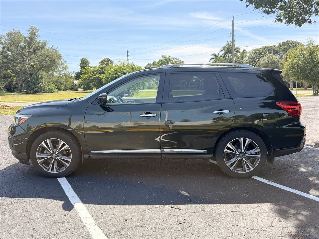 Used 2018 Nissan Pathfinder Platinum AWD/4WD image 6