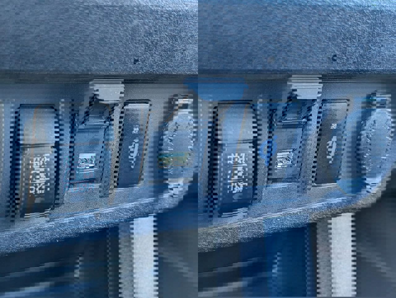 Used 2021 Toyota Tacoma TRD Off-Road image 21