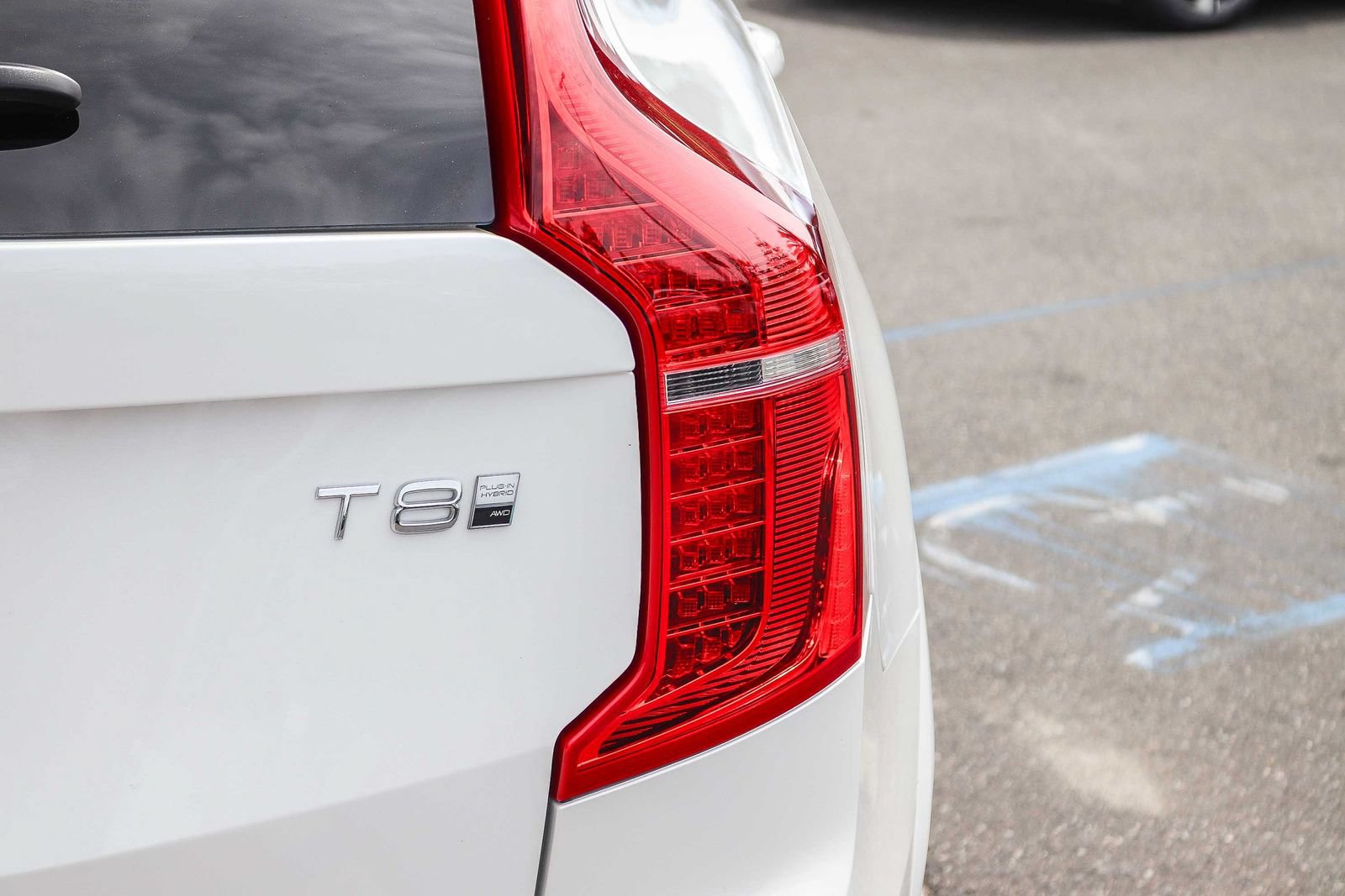 Used 2025 Volvo XC90 T8 Plus w/ Protection Package Premier AWD/4WD image 9