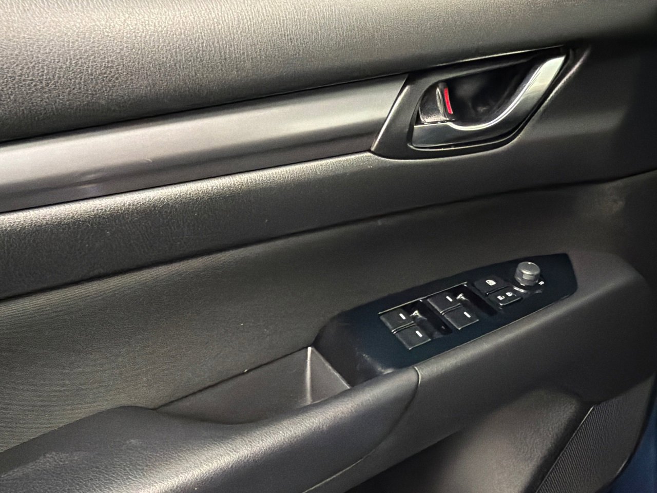 Used 2018 MAZDA CX-5 Sport image 28