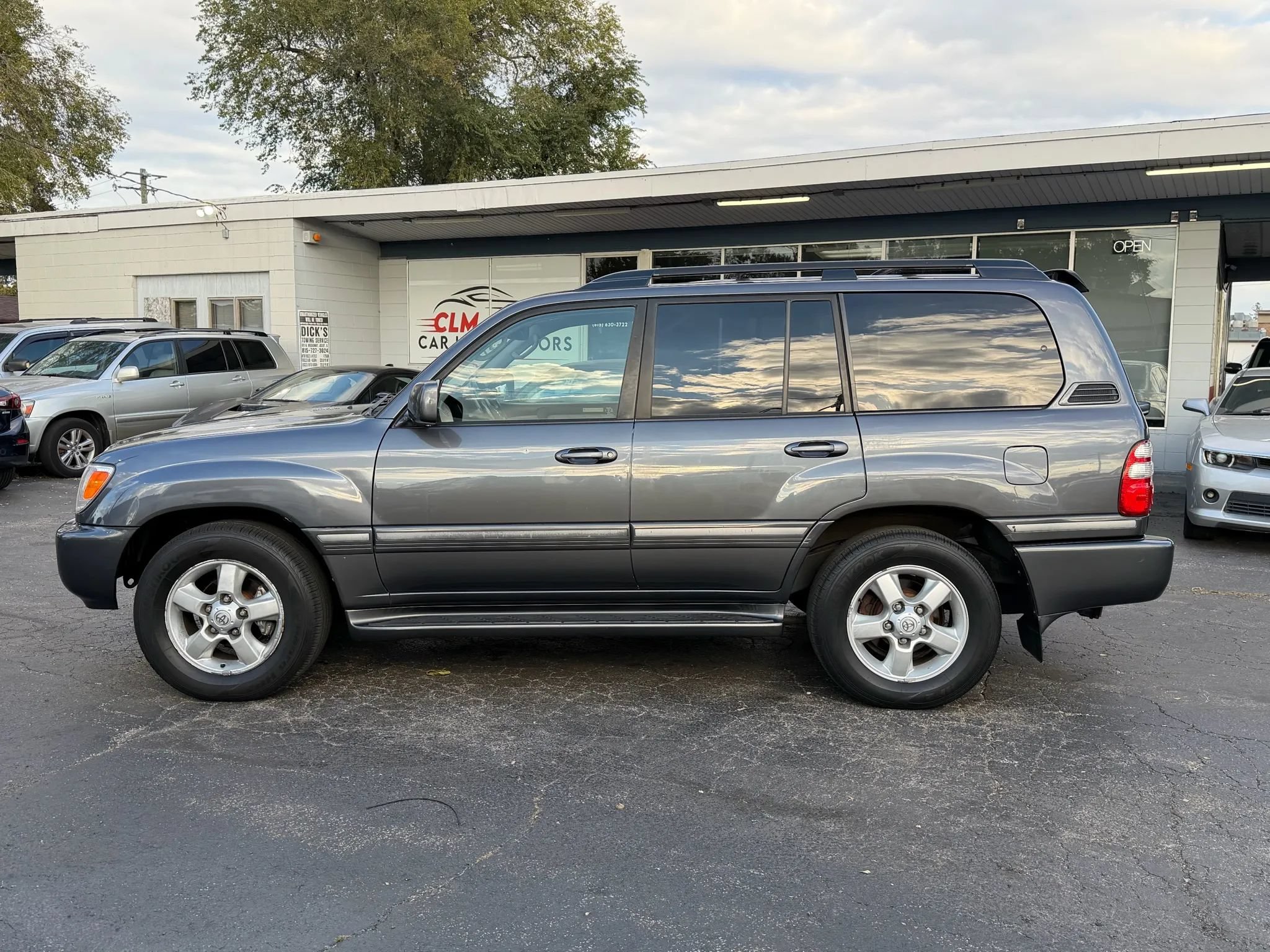 Used 2005 Toyota Land Cruiser AWD/4WD image 6