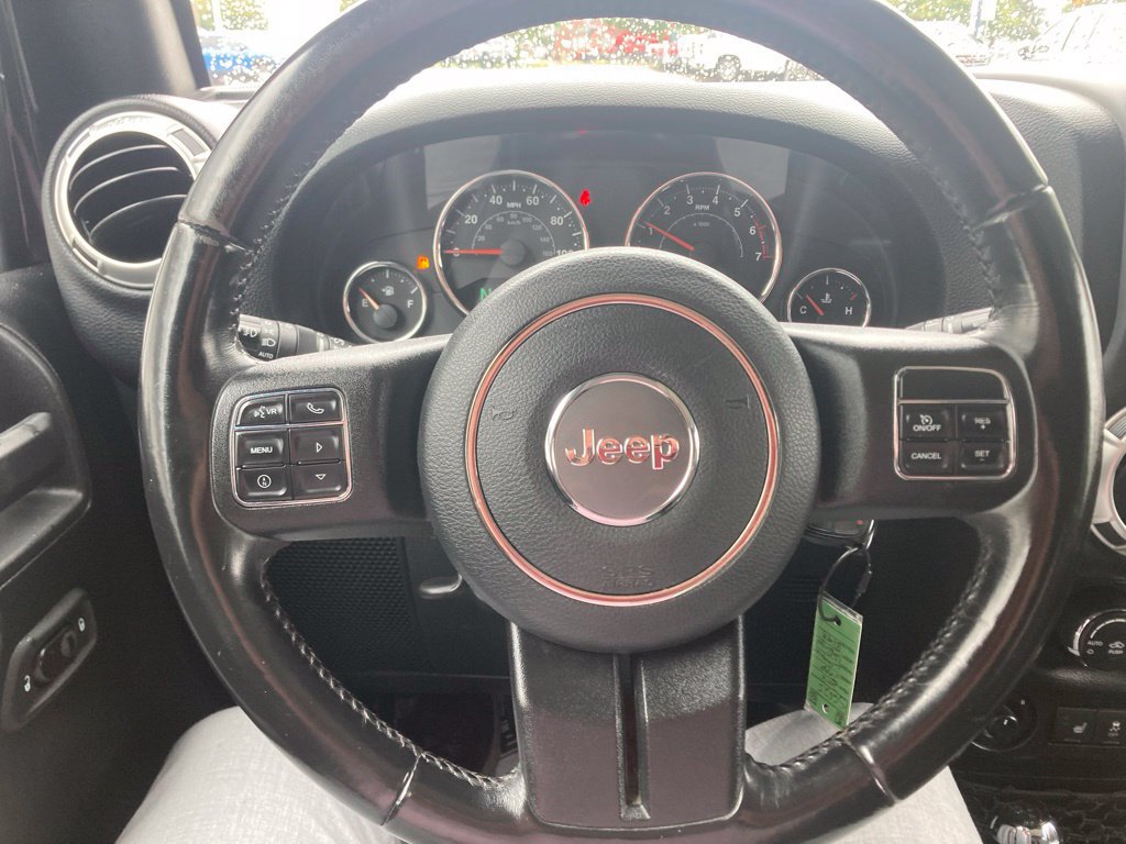 Used 2018 Jeep Wrangler Unlimited Rubicon w/ Dual Top Group AWD/4WD image 17