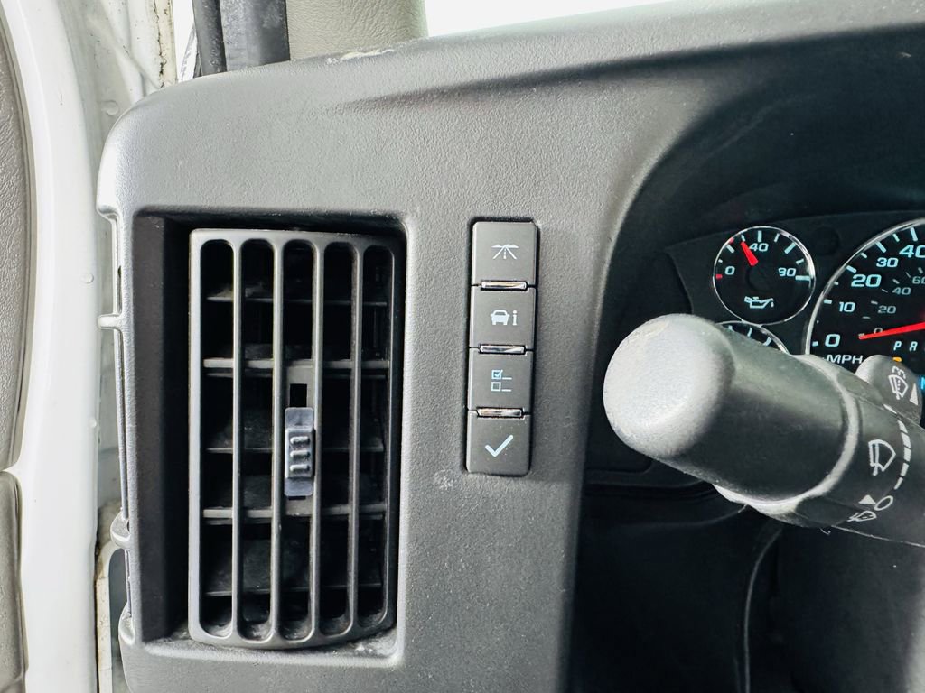 Used 2015 Chevrolet Express 2500 RWD image 8