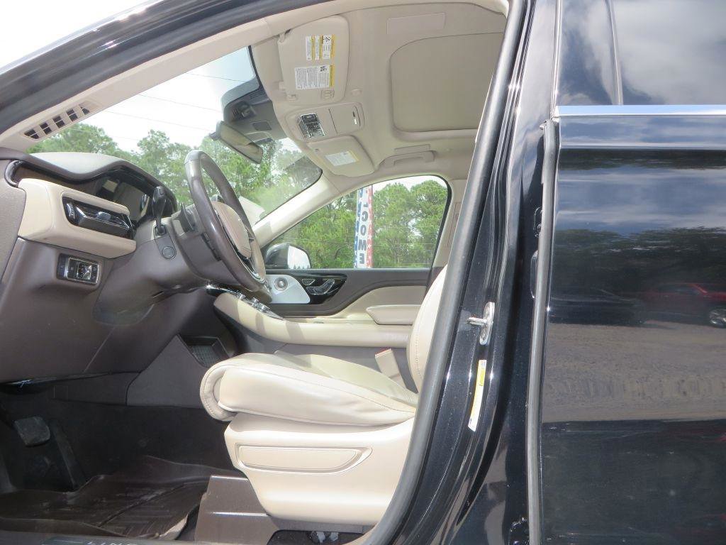 Used 2020 Lincoln Aviator Reserve w/ Equipment Group 202A image 10