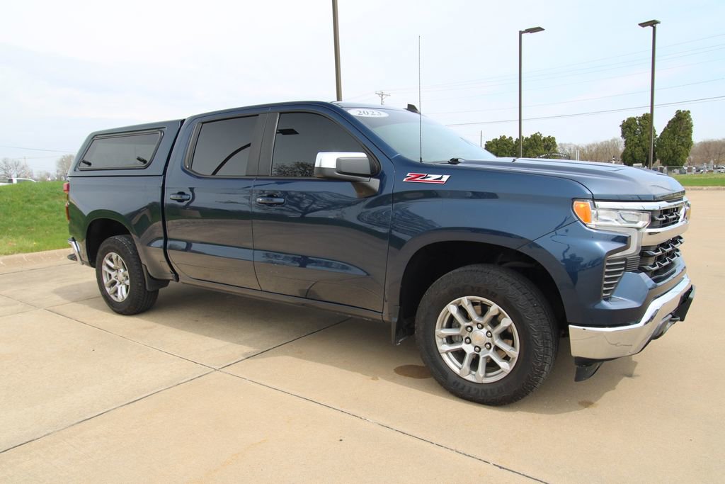 Used 2023 Chevrolet Silverado 1500 LT image 3
