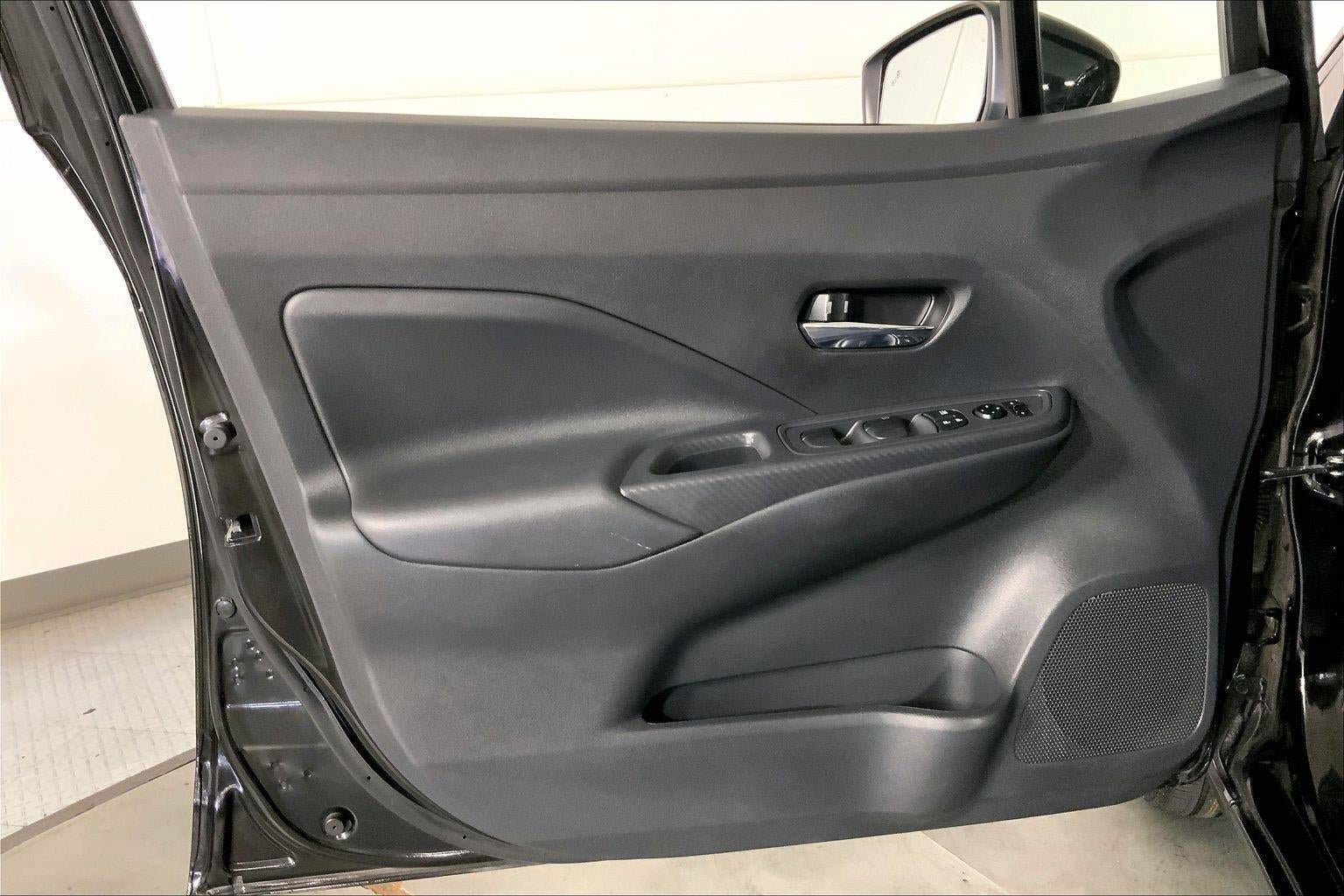 Used 2025 Nissan Versa SV FWD image 24