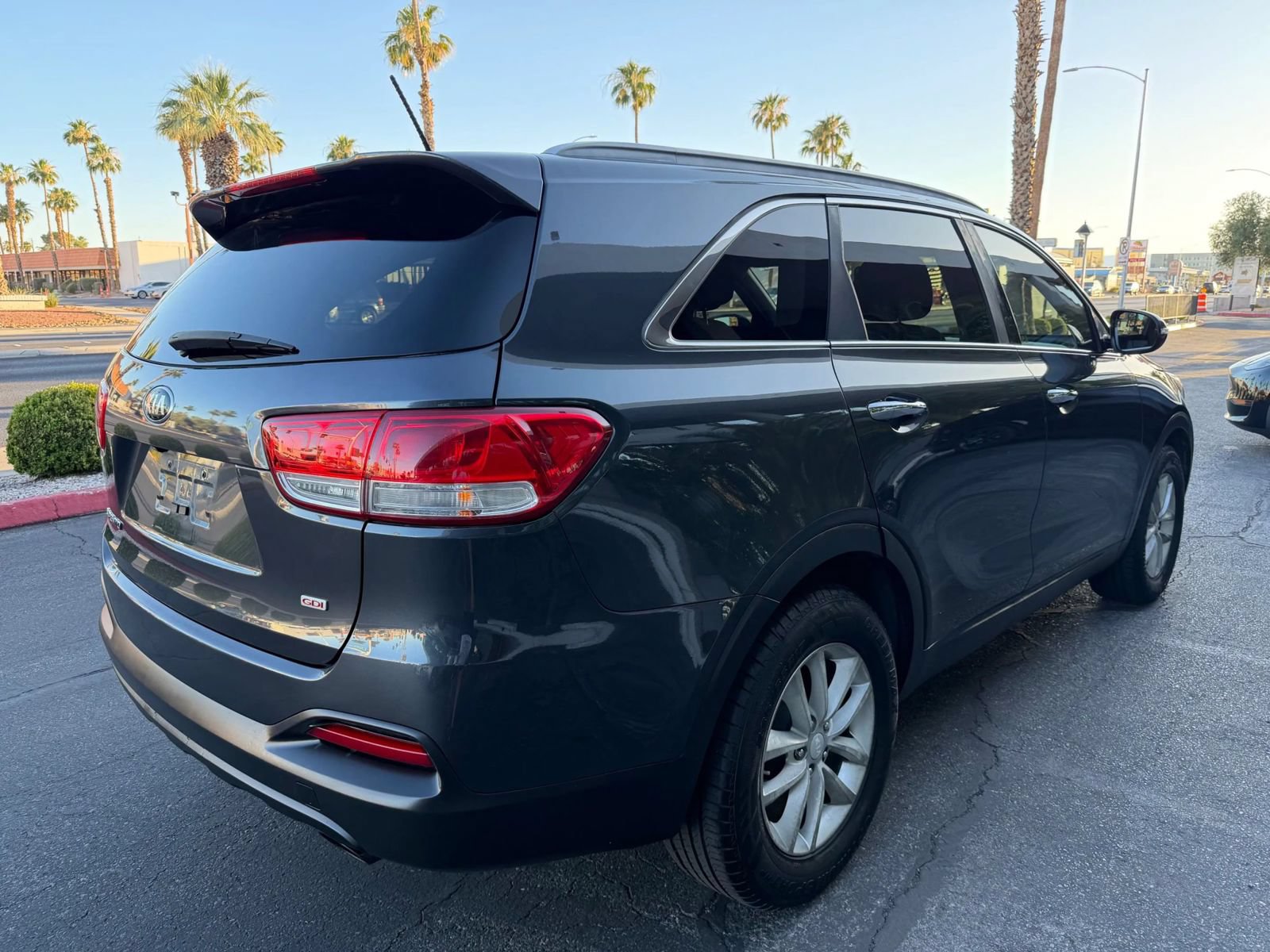 Used 2016 Kia Sorento FWD image 5