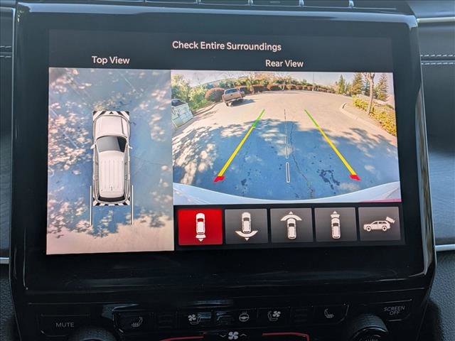 Used 2023 Jeep Grand Cherokee Limited w/ Luxury Tech Group II image 15