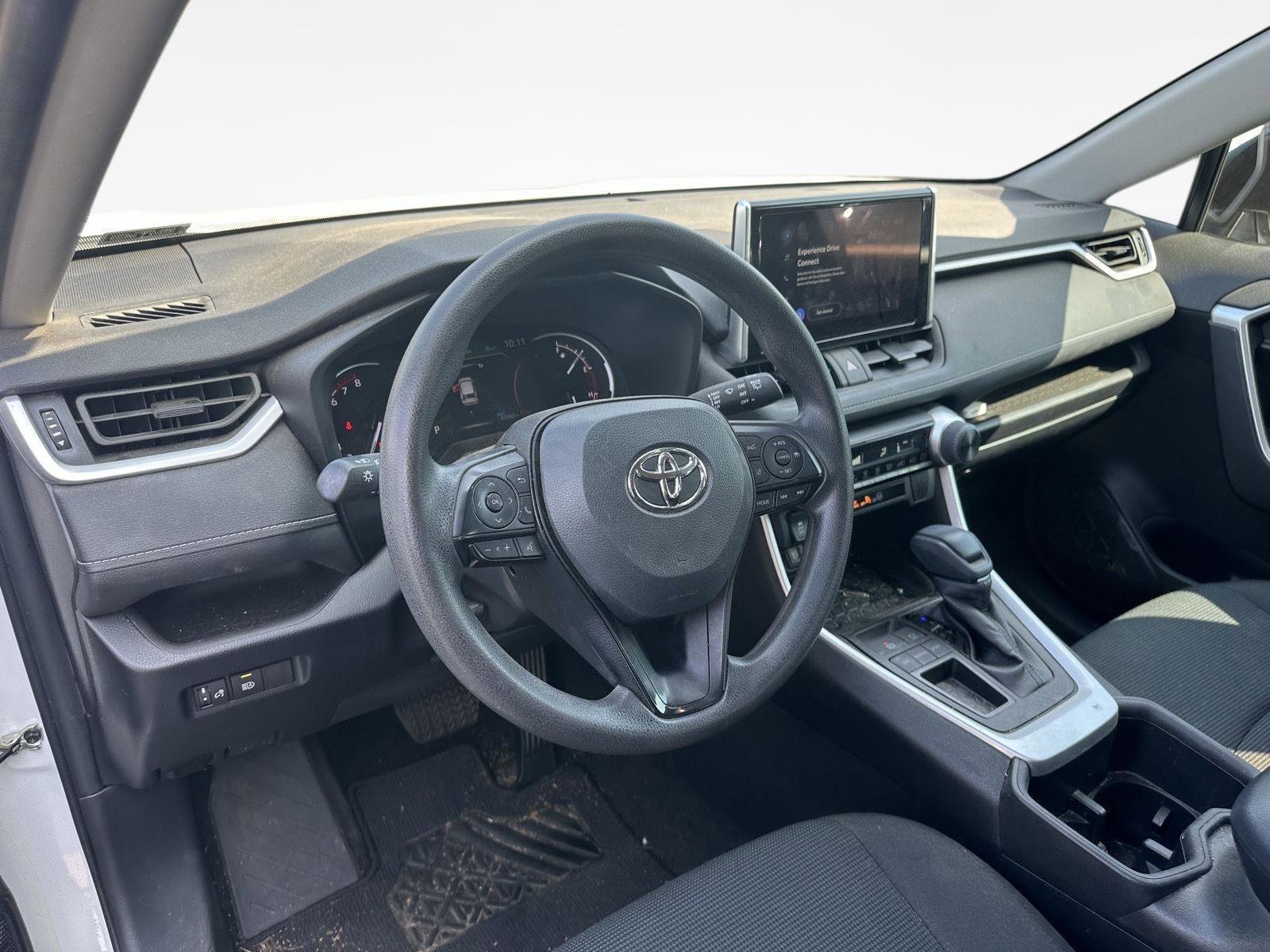 Used 2023 Toyota RAV4 LE FWD image 11