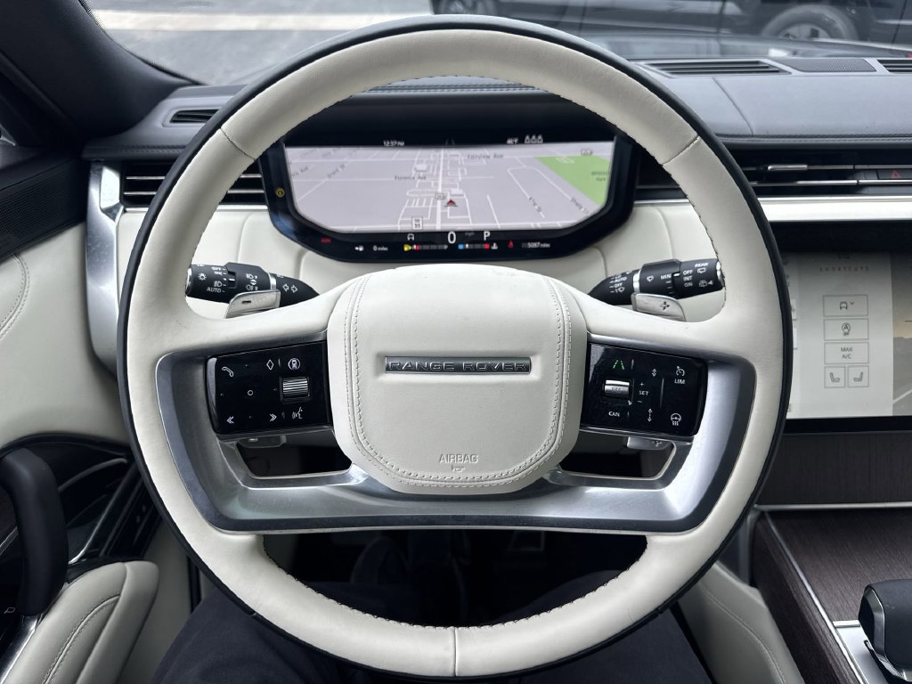 Used 2025 Land Rover Range Rover SE AWD/4WD image 11