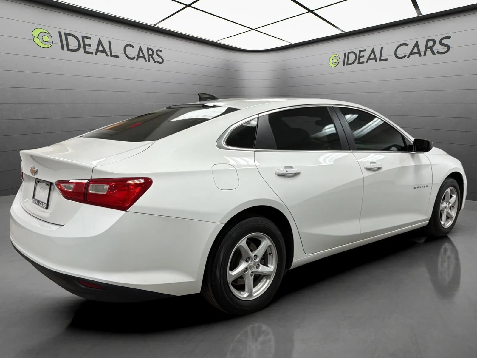 Used 2017 Chevrolet Malibu LS w/ LPO, Convenience Package 1 FWD image 5
