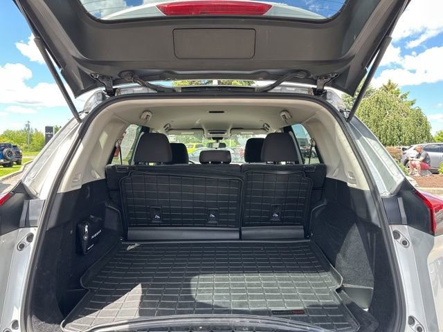 Used 2022 Nissan Rogue SV AWD/4WD image 18