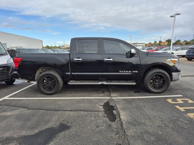 Used 2018 Nissan Titan SL AWD/4WD image 7
