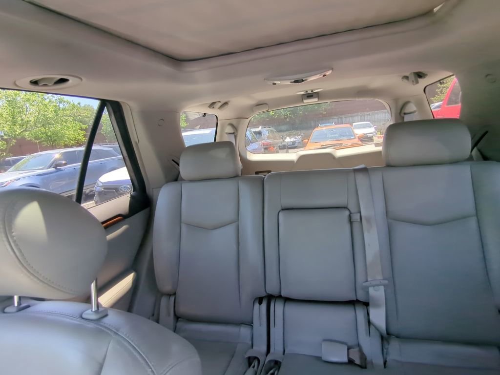 Used 2009 Cadillac SRX AWD V8 w/ Third Row Seating Package image 18