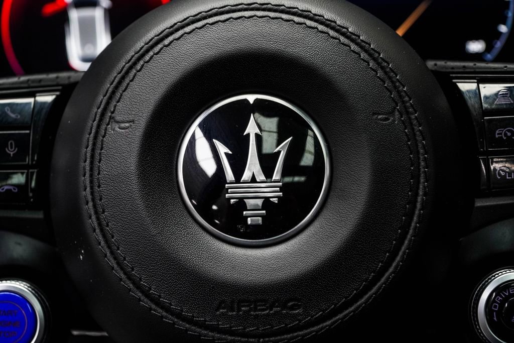 Used 2024 Maserati Grecale Trofeo image 41