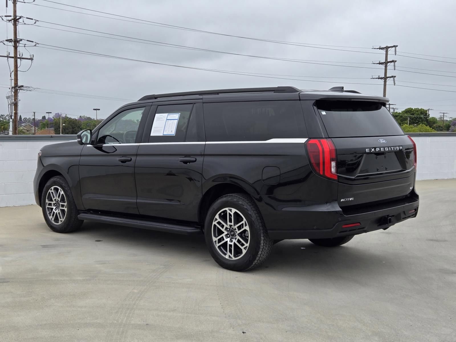 Used 2025 Ford Expedition Max Active AWD/4WD image 6