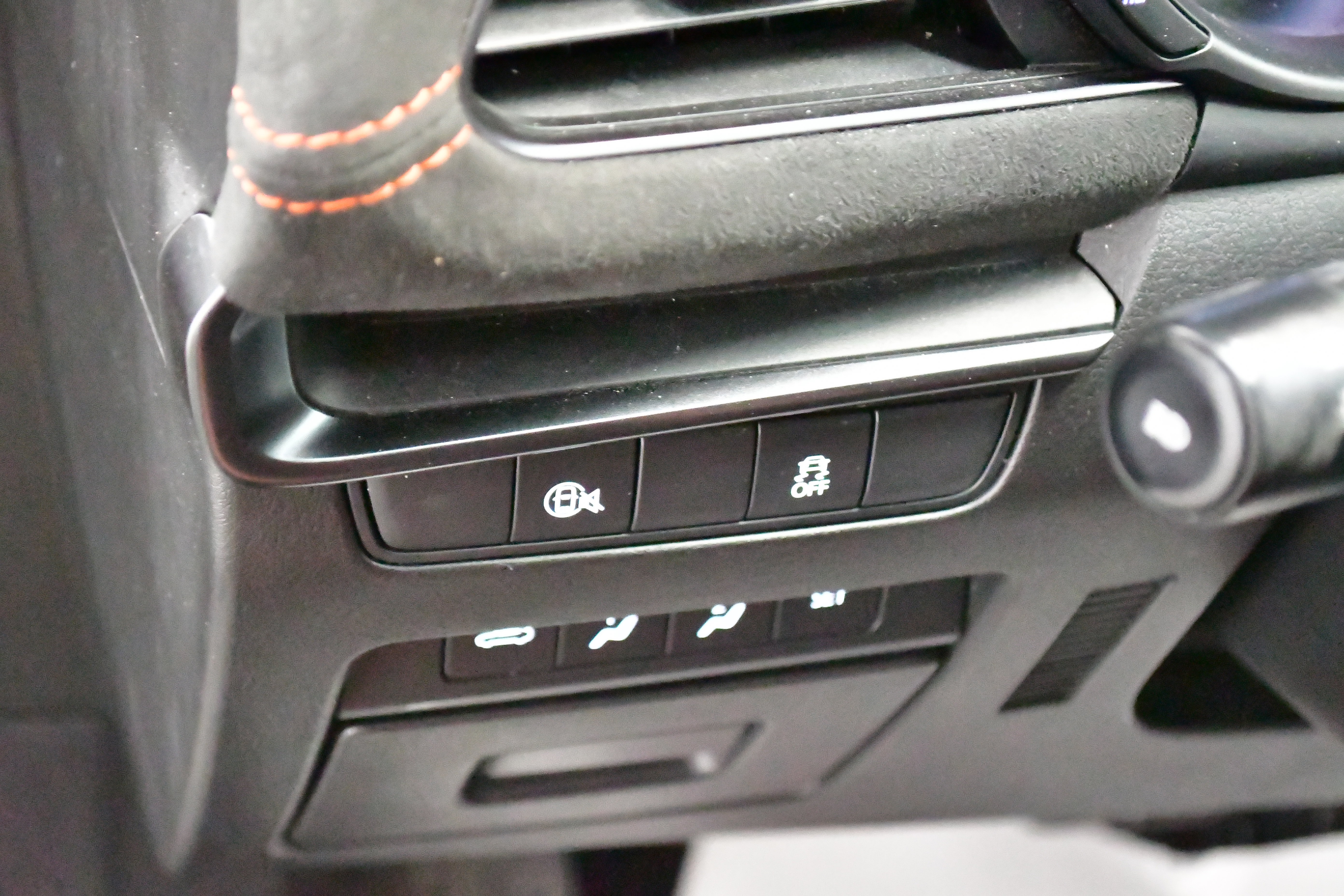 Used 2024 MAZDA MAZDA3 s image 24