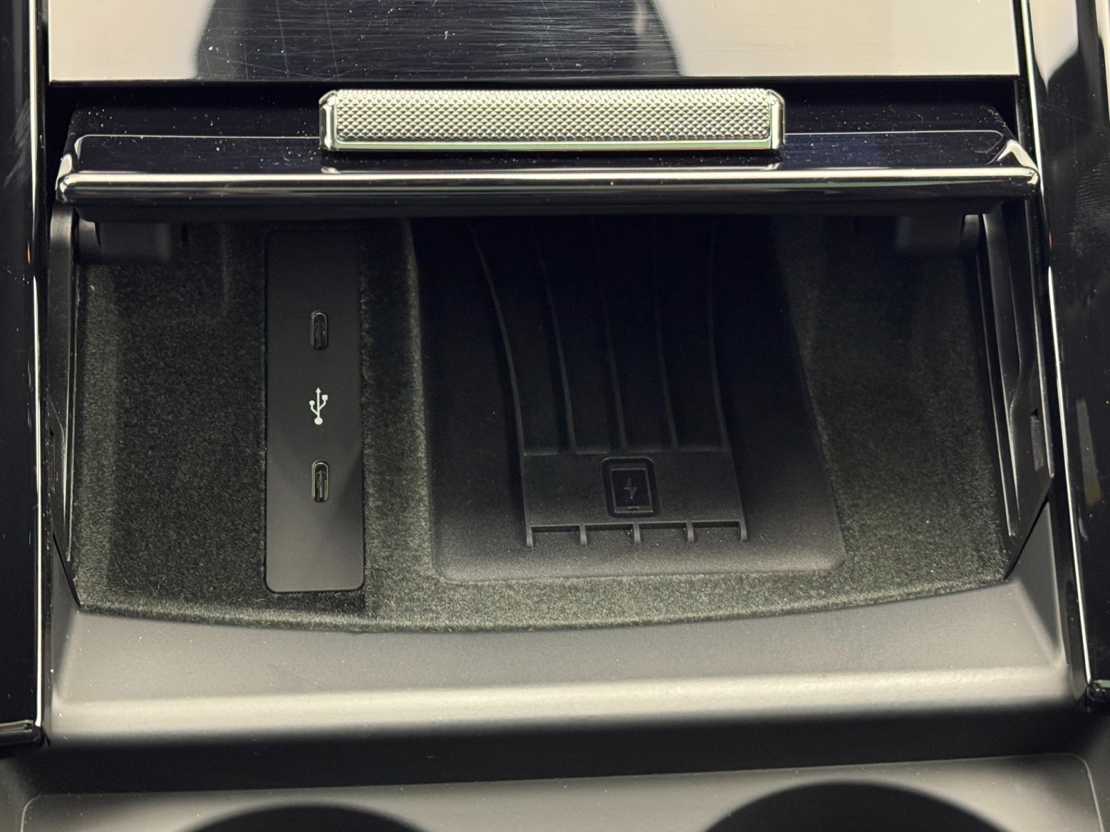 Used 2025 Porsche Panamera 4 w/ Premium Package image 35