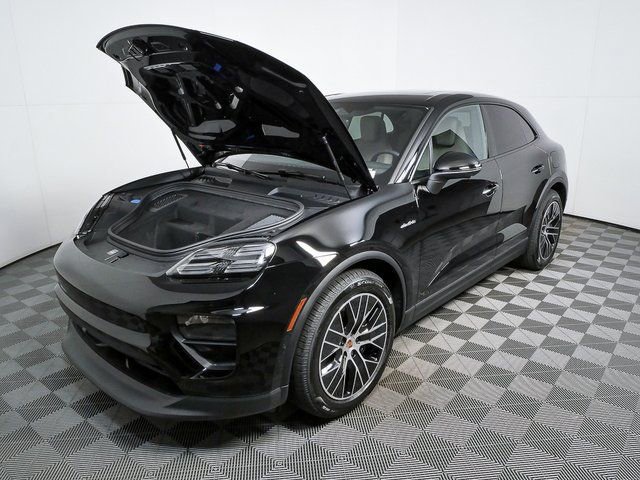 New 2026 Porsche Macan Electric image 33