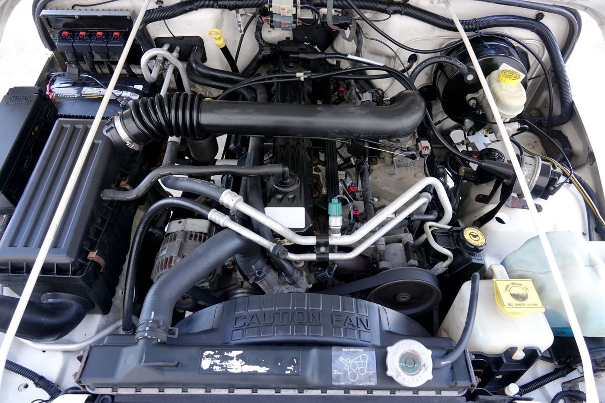 Used 2006 Jeep Wrangler Unlimited w/ Premium Audio Group image 36