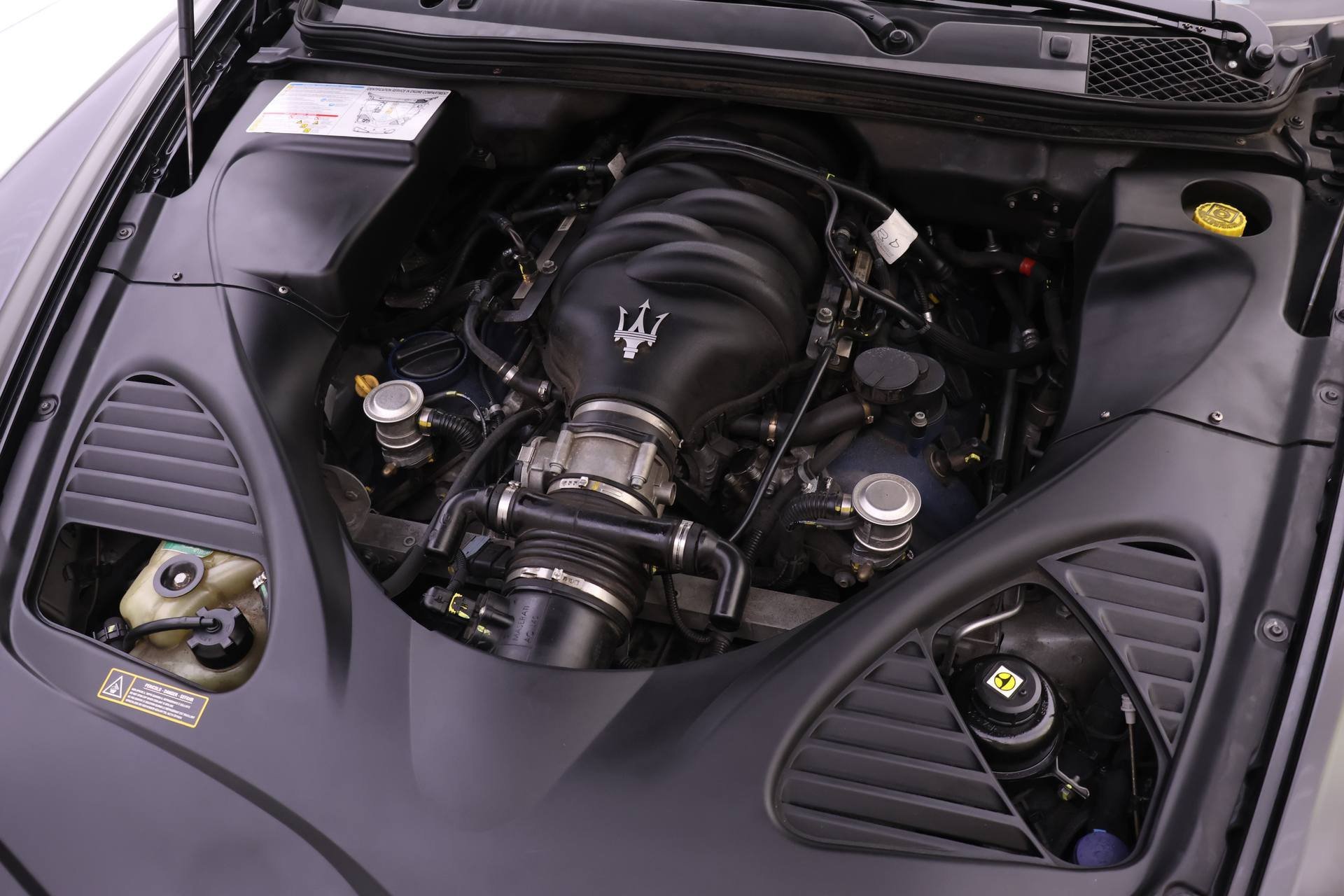 Used 2010 Maserati Quattroporte image 24