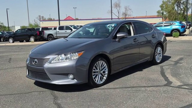Used 2015 Lexus ES 350 w/ Luxury Package FWD image 4