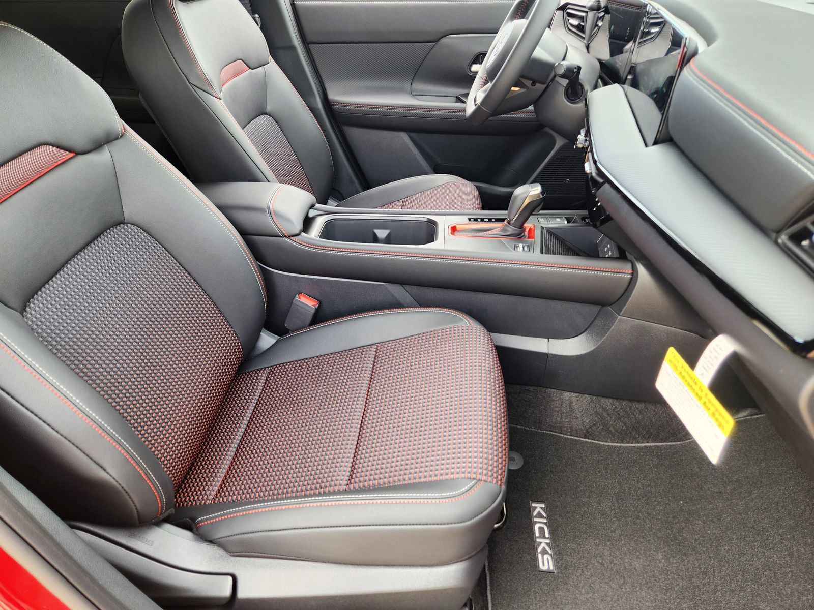 New 2026 Nissan Kicks SR image 14