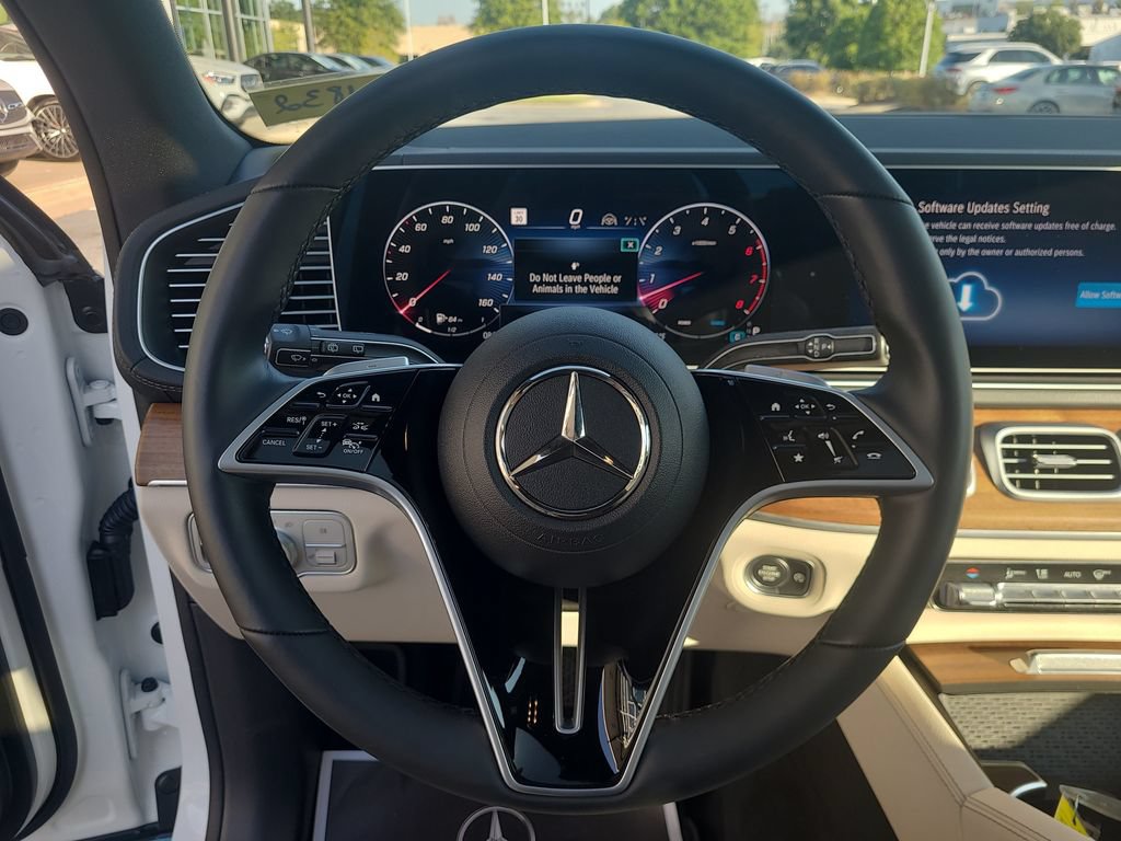 Used 2025 Mercedes-Benz GLS 450 4MATIC image 30