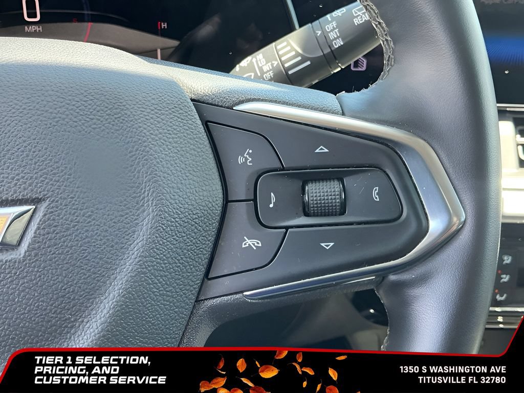 Used 2025 Chevrolet Trax LT w/ LT Convenience Package FWD image 32