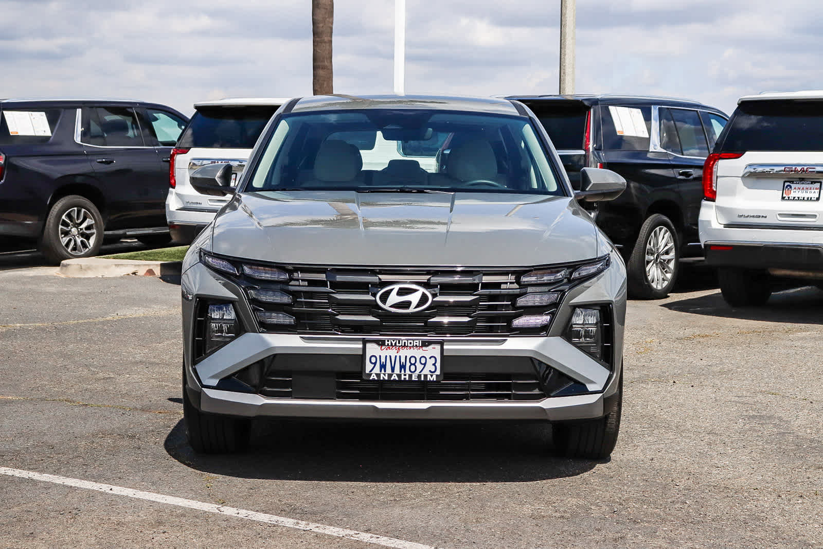Used 2025 Hyundai Tucson SE FWD image 2