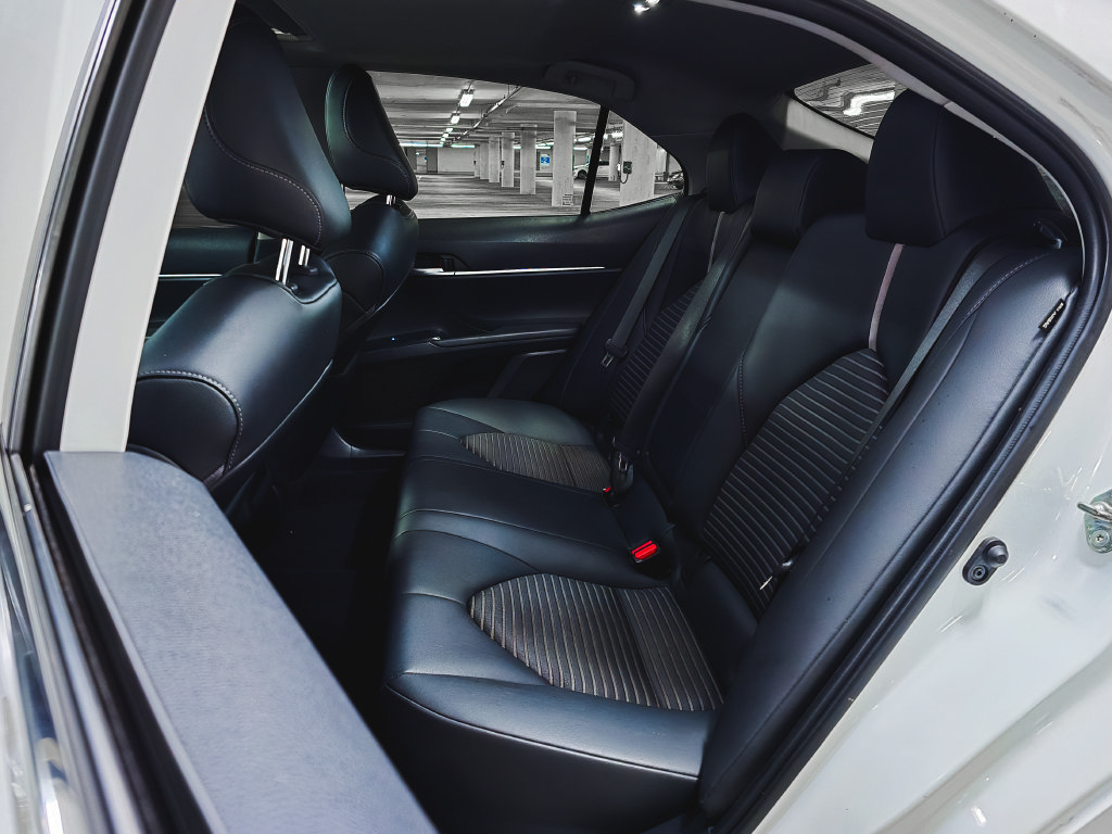 Used 2020 Toyota Camry SE FWD image 20