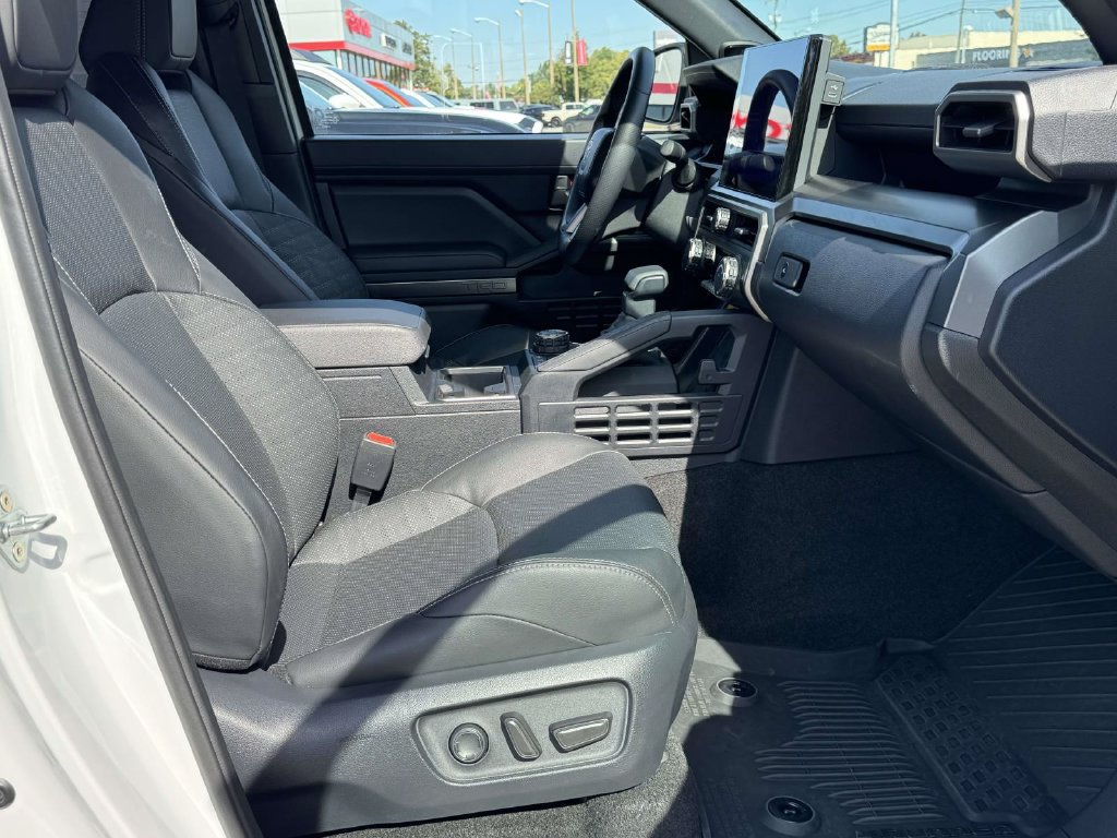 Certified 2025 Toyota 4Runner TRD Off-Road Premium w/ Tow Technology Package AWD/4WD image 14