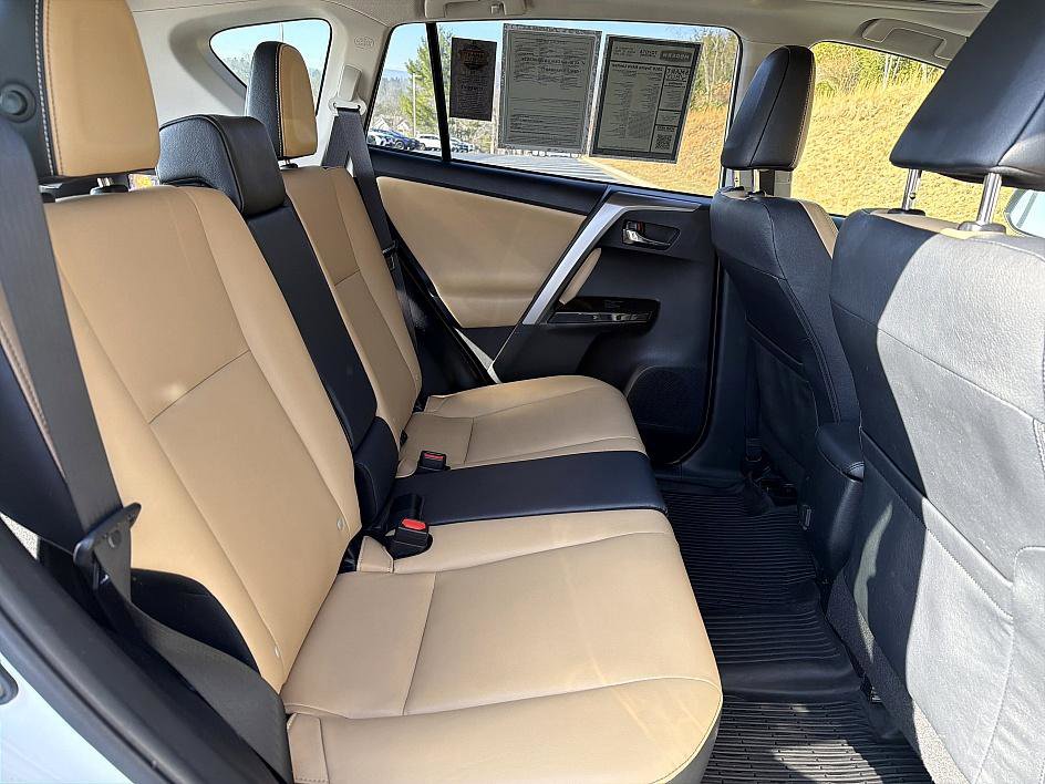 Used 2018 Toyota RAV4 Limited image 22